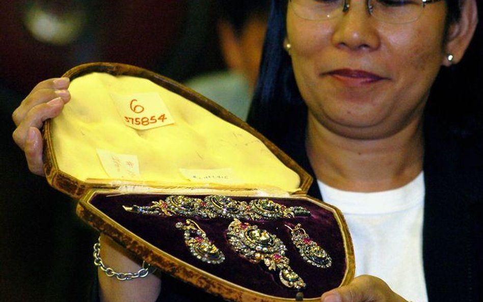 Prezentacja biżuterii Imeldy Marcos