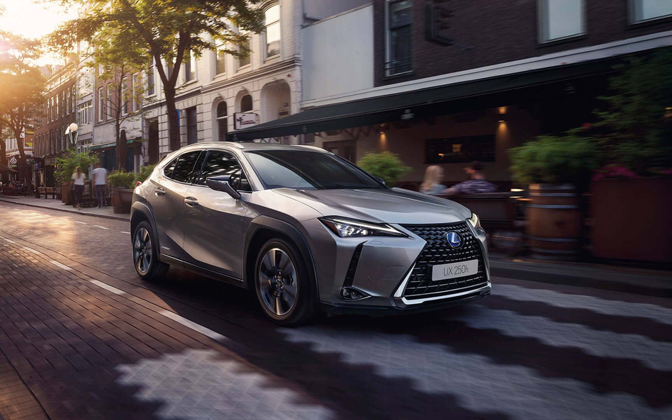 Lexus UX – ile w nim limuzyny? Sprawdzamy