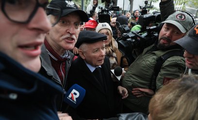 Prezes PiS Jarosław Kaczyński podczas protestu przed siedzibą Trybunału Konstytucyjnego