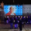 Iluminacja przedstawiająca papieża św. Jana Pawła II na Pałacu Prezydenckim w Warszawie