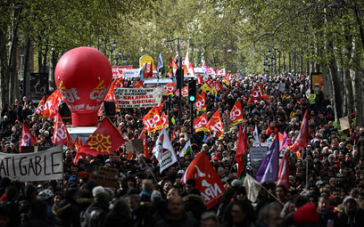 Francuzi ponownie protestują przeciwko reformie emerytalnej Macrona. "To nie koniec"