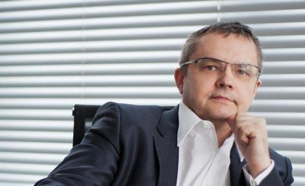 W planach przejęcia i giełda