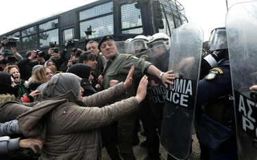 Grecja: Policja starła się z imigrantami. Powodem - plotka