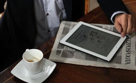 Coraz więcej czytelników e-wydań gazet