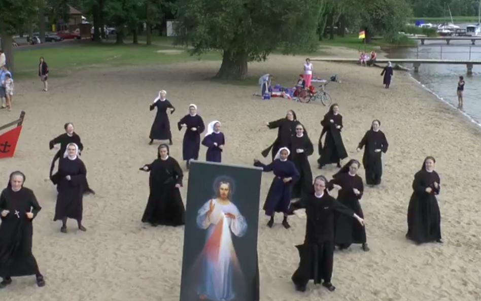 Tańczące zakonnice zapraszają na ŚDM