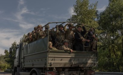 Ukraińscy żołnierze w drodze na front