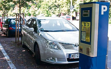 Parkomaty: obowiązek wpisywania numerów rejestracyjnych pojazdów niezgodny z prawem - wyrok WSA