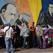 Kolejka przed jednym z lokali wyborczych w Caracas. Po raz pierwszy od 17 lat opozycja ma szansę wyg