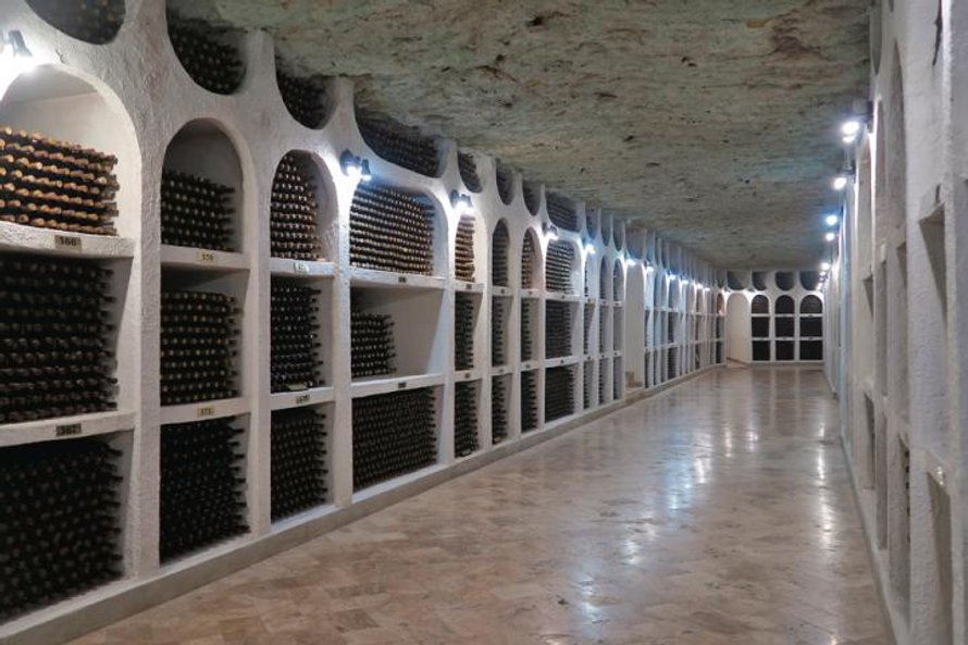 Podziemne miasto wina i szampanów Cricova. Tutaj swoje wina przechowuje m.in. Donald Tusk.
