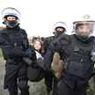 Greta Thunberg zatrzymana przez niemiecką policję w czasie protestu w obronie Luetzerath