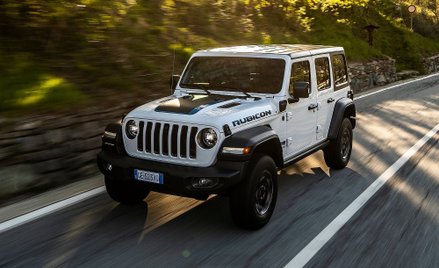 Jeep Wrangler 4xe: Sprzedaje się świetnie, mimo że go nie ma