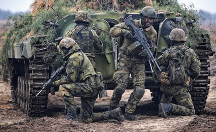 Polscy żołnierze w czasie ćwiczeń