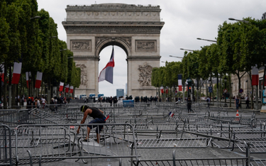 Zamieszki w Paryżu po zakończeniu defilady