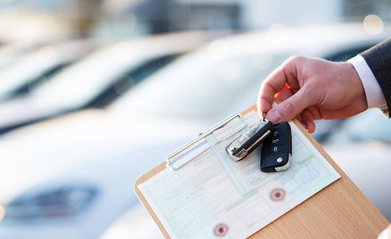 Sprzedasz auto służbowe, zapłacisz podatek i składkę na NFZ
