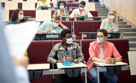 Koronawirus a studia. Uczelnie, biblioteki i akademiki od 1 października