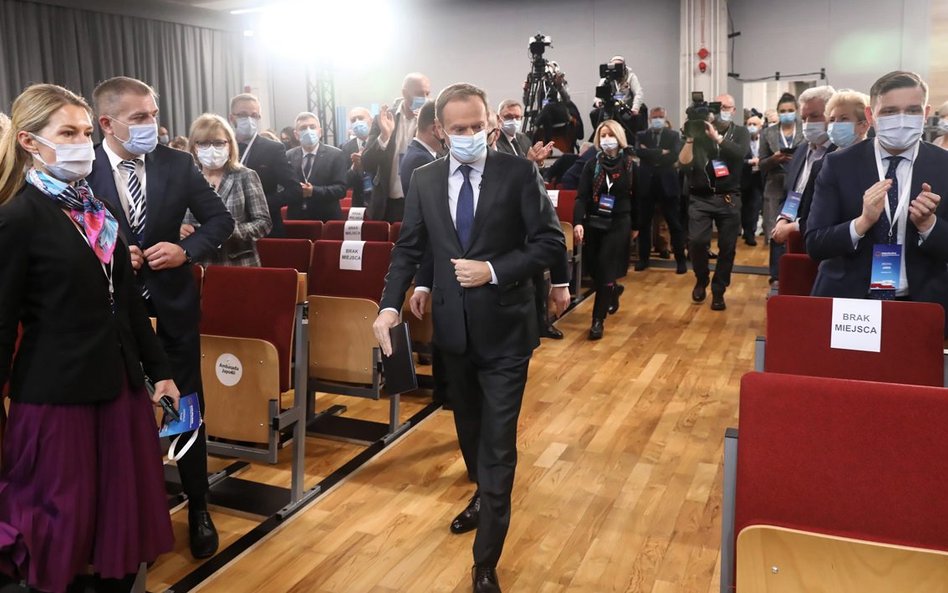 Donald Tusk podczas spotkania Rady Krajowej zaprezentował polityczną „Drużynę Przyszłości”