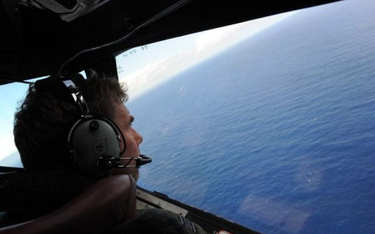 Lot MH370 - poszukiwacze zmieniają ocean