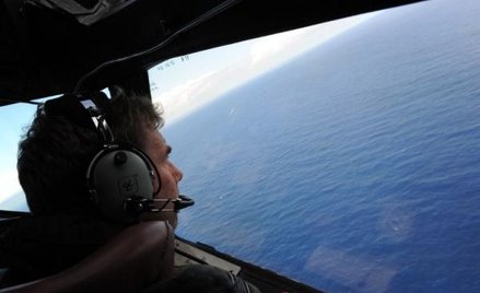 Lot MH370 - poszukiwacze zmieniają ocean