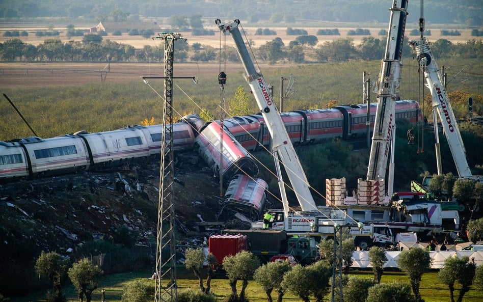 Tragiczne wieści po katastrofie pociągów w Hiszpanii. Liczba ofiar wciąż rośnie