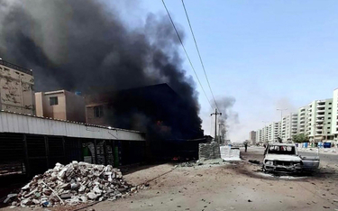 Niewiele jest zdjęć z Sudanu. To pokazujące zniszczenia w centrum Chartumu udostępniła 24 kwietnia a