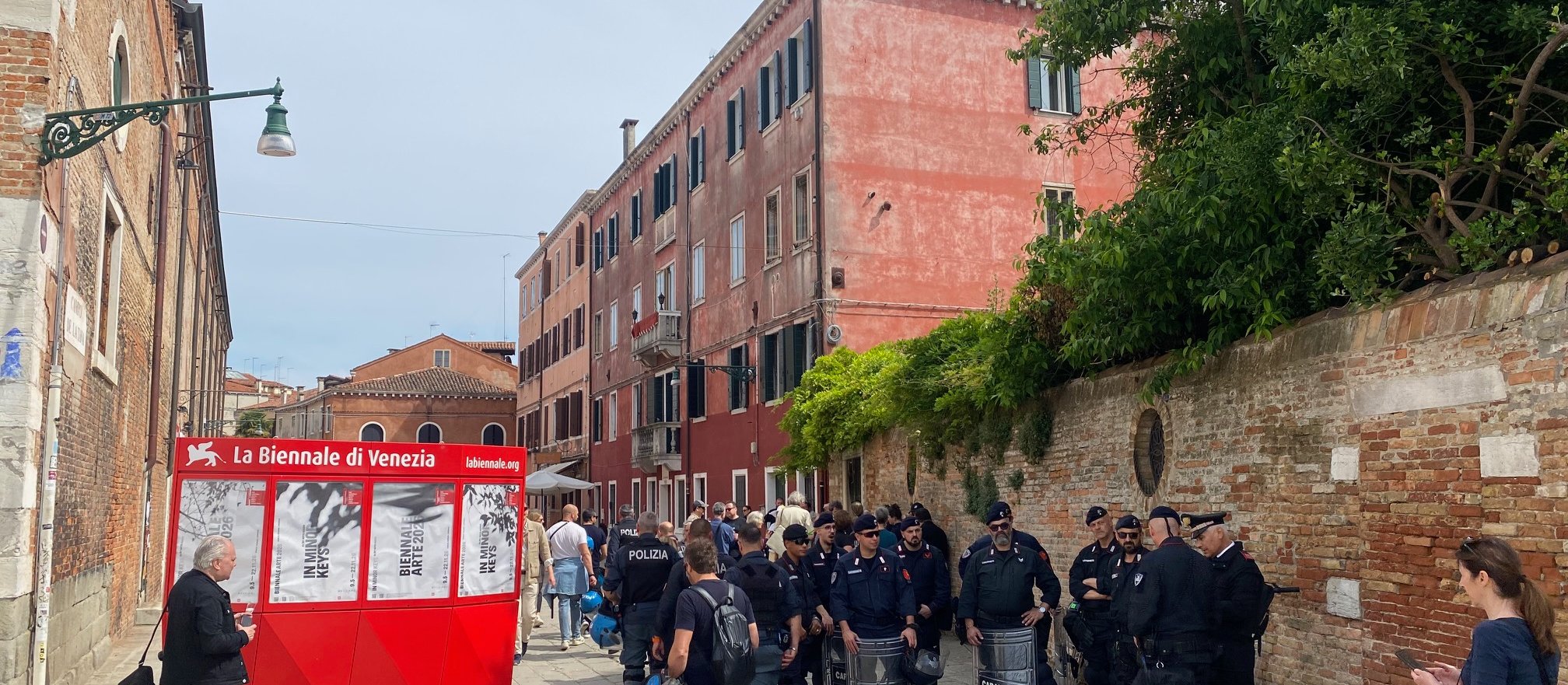 Starcia z policją na Biennale di Venezia. Protest przeciw Izraelowi