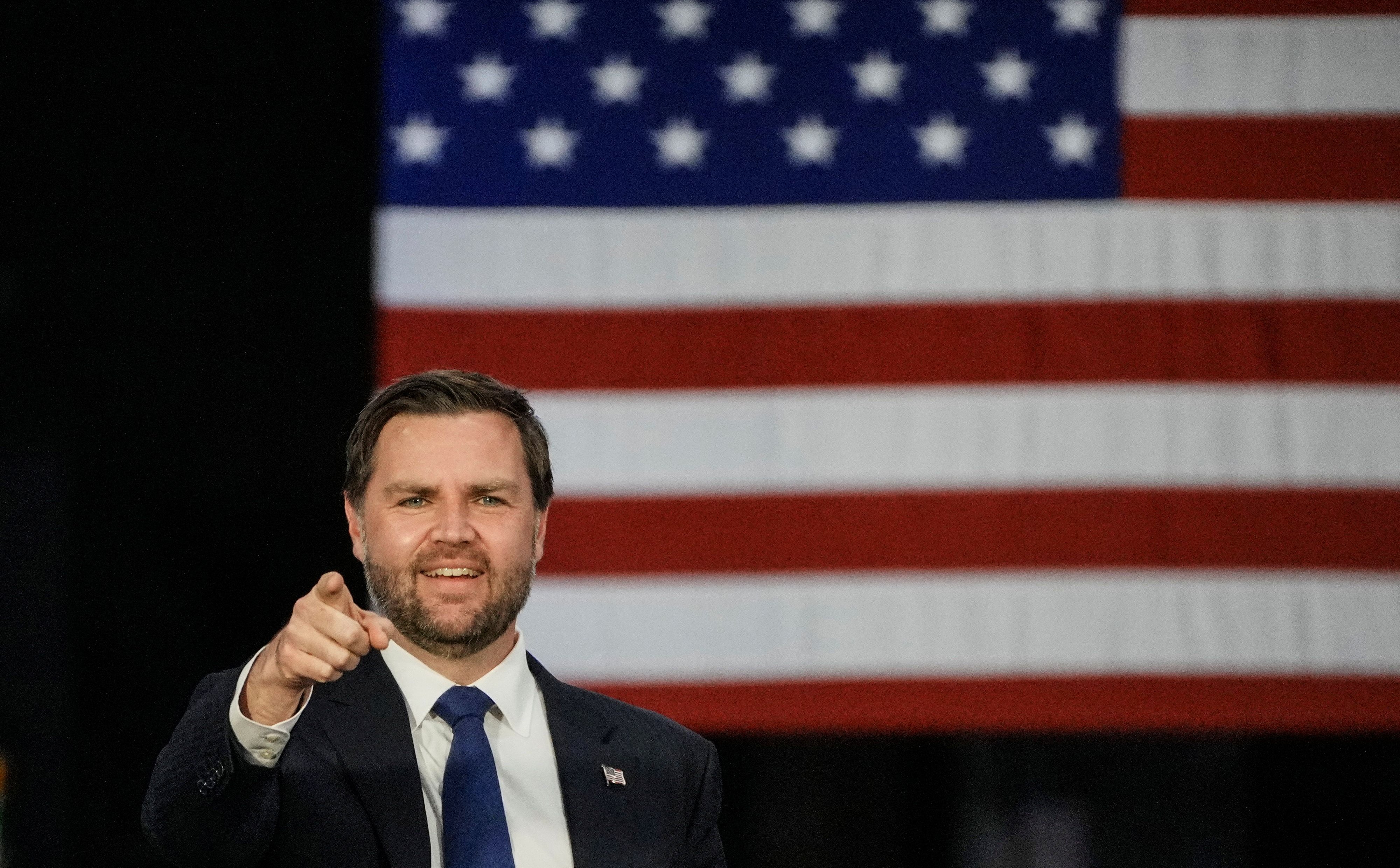 Armia USA zmieniła poziom wody w rzece, bo JD Vance chciał pływać kajakiem?