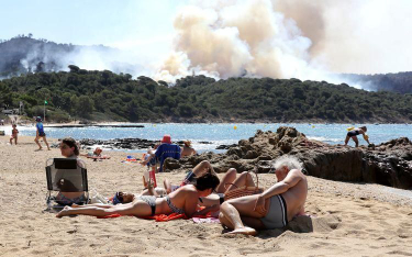 Francja płonie: 3 tysiące ewakuowanych turystów