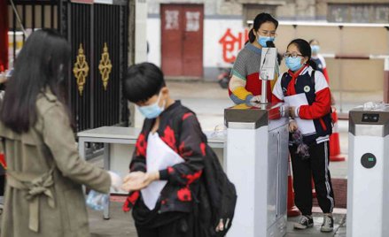 Chiny: 24 dni bez zgonu na COVID-19, doba bez lokalnego zakażenia