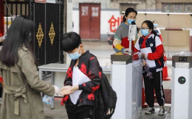 Chiny: 24 dni bez zgonu na COVID-19, doba bez lokalnego zakażenia