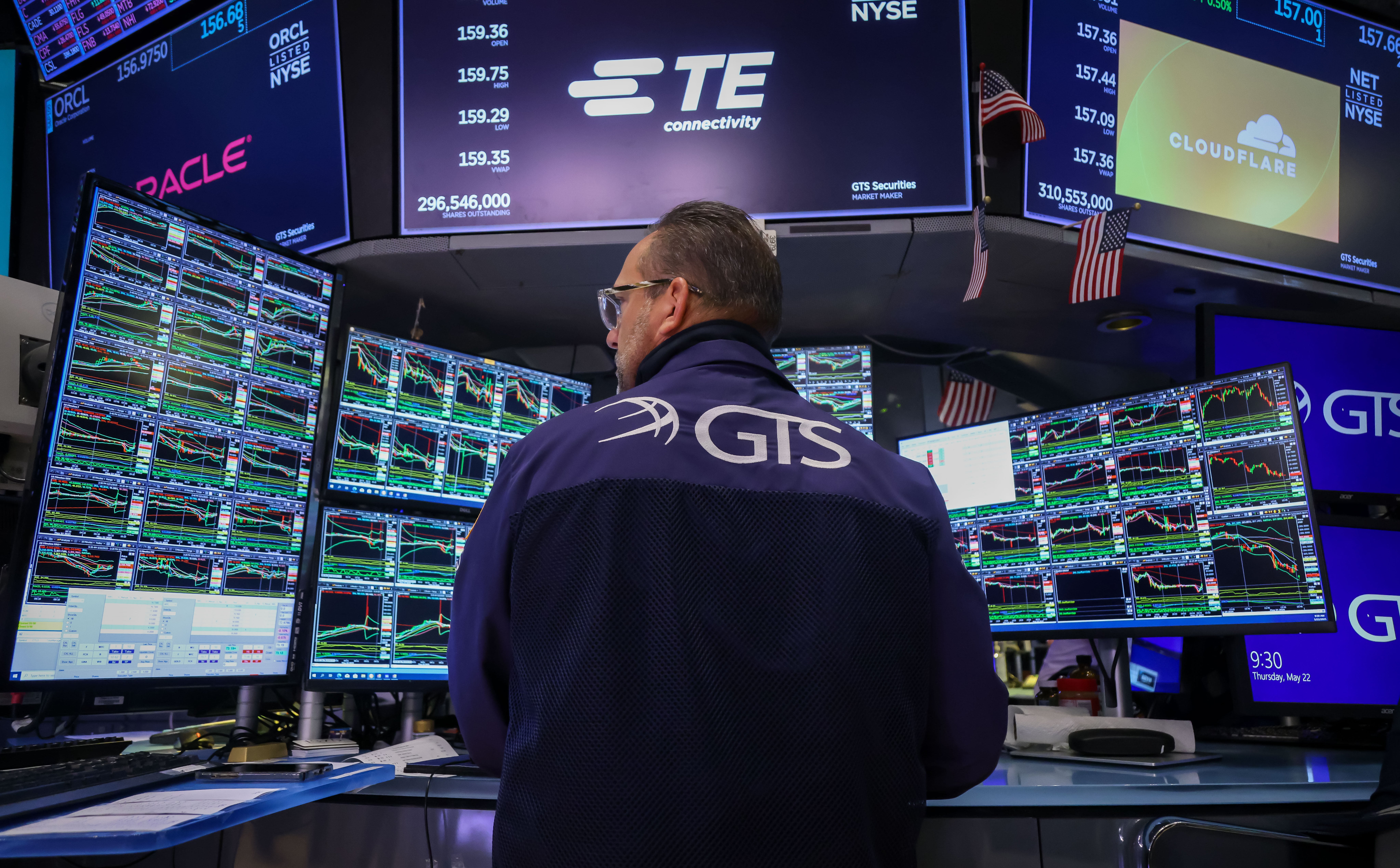 Gorączka złota ma przejść na spółki