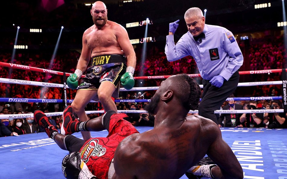 Tyson Fury posłał Deontaya Wildera na deski trzykrotnie