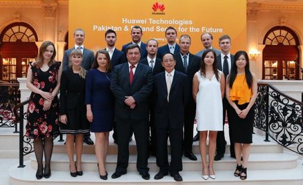 Podczas uroczystości zorganizowanej w pekińskiej siedzibie Huawei studenci spotkali się z Mirosławem