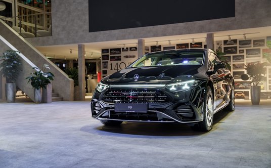 Mercedes EQS