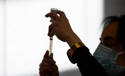 Koronawirus. Pfizer/BIoNTech: Dodatkowych 100 mln dawek szczepionki dla UE