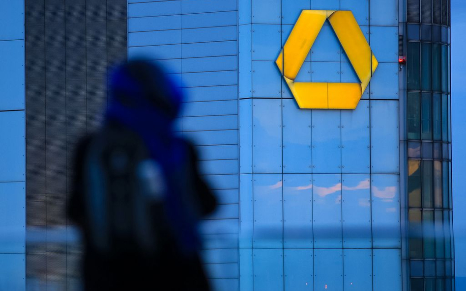 Niemcy zastanowią się co zrobić akcjami Commerzbanku