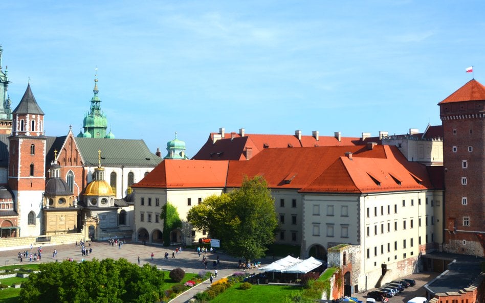 Wawel, dziedziniec zewnętrzny – widok współczesny