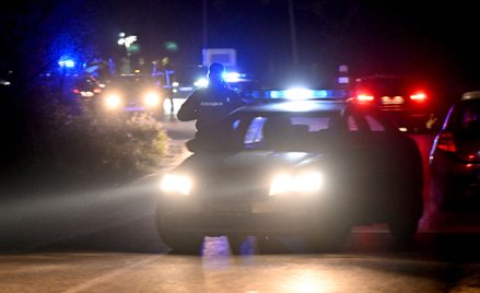 Policyjna blokada drogi po strzelaninie w pobliżu miejscowości Mladenovac w Serbii