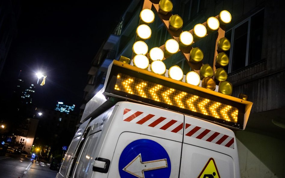 Usuwanie skutków awarii ciepłowniczej na Woli może potrwać do tygodnia. Mieszkańcy muszą liczyć się 