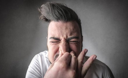 "Nie idzie wytrzymać, wszystko przesiąkło smrodem” - RPO pisze do premiera ws. uciążliwych odorów