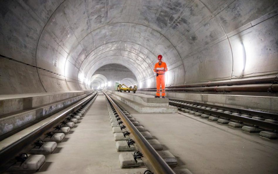 Francja ponagla Włochy ws. tunelu pod Alpami