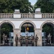 Dwie nowe tablice na Grobie Nieznanego Żołnierza