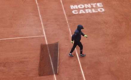 Hurkacz w Monte Carlo. Długie powitanie z ziemią