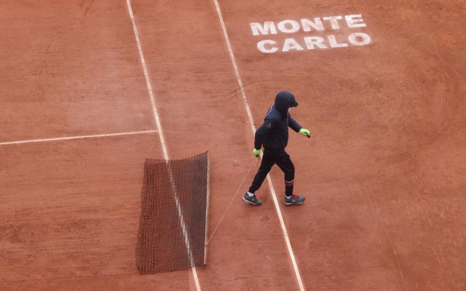 Hurkacz w Monte Carlo. Długie powitanie z ziemią