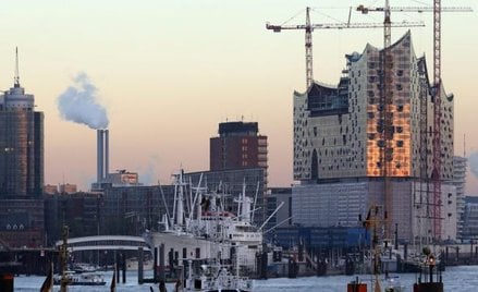Hamburska Elbphilharmonie miała kosztować 178 mln euro i być już gotowa. Budowa potrwa jednak jeszcz