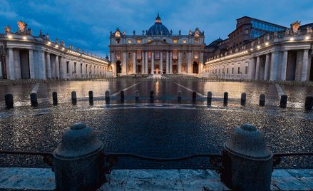 Sam wobec Boga, błagający o oddalenie zarazy od swego ludu. Obraz papieża modlącego się na pustym pl
