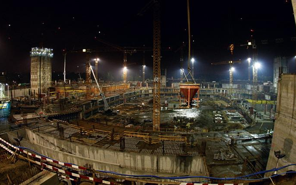 Na budowanym w Warszawie Stadionie Narodowym ma być aż 800 kamer monitoringu