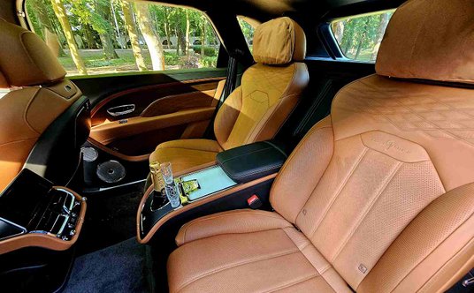 Bentley Bentayga EWB