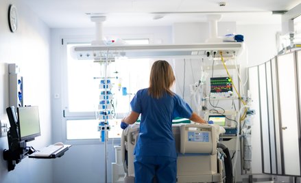 1 lipca wchodzi podwyżka pensji lekarzy, pielęgniarek i salowych