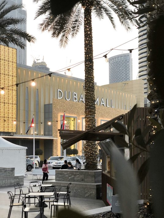 Dubai Mall jest jedną z największych atrakcji turystycznych miasta.