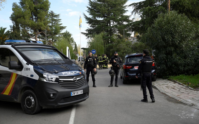 Policja zablokowała okolice ambasady USA w Madrycie